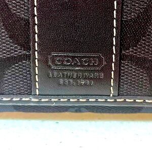 NEW Coach Signature CC Canvas and Leather Wallet
